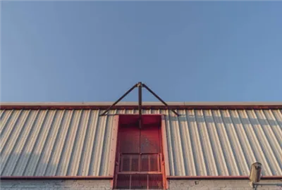 Istraživanje izdržljivosti stalnog metalnog krovnog sistema